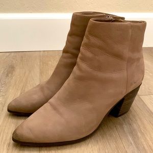 Vince comuto brown size 9 booties
